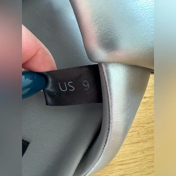 Roam Foldy Puffy‎ Silver Sandal size 9 VG condition - Picture 8 of 12